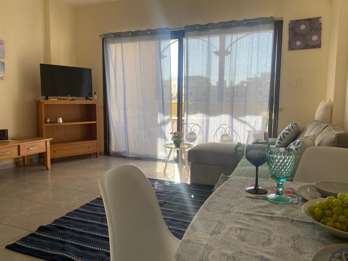 Queens Garden Walking Distance To The Beach Paphos Exterior foto